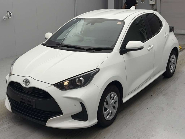 TOYOTA YARIS — фото