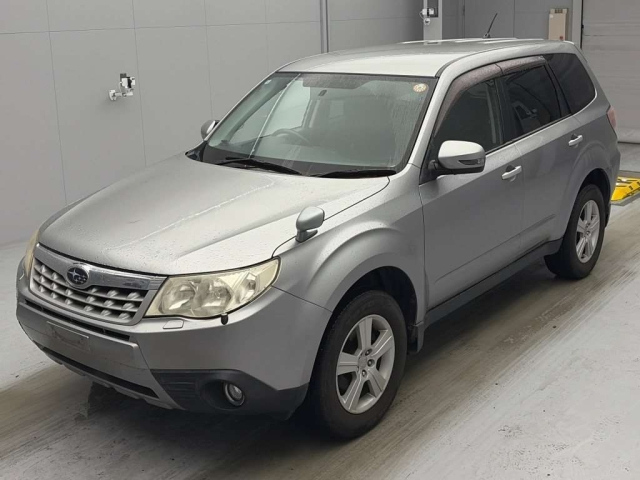 SUBARU FORESTER — фото