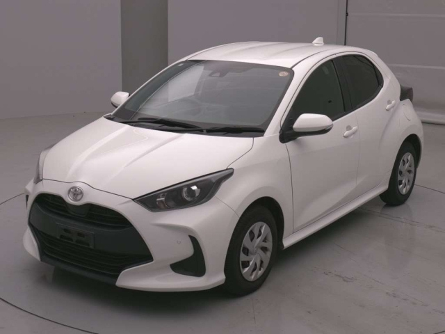 TOYOTA YARIS — фото