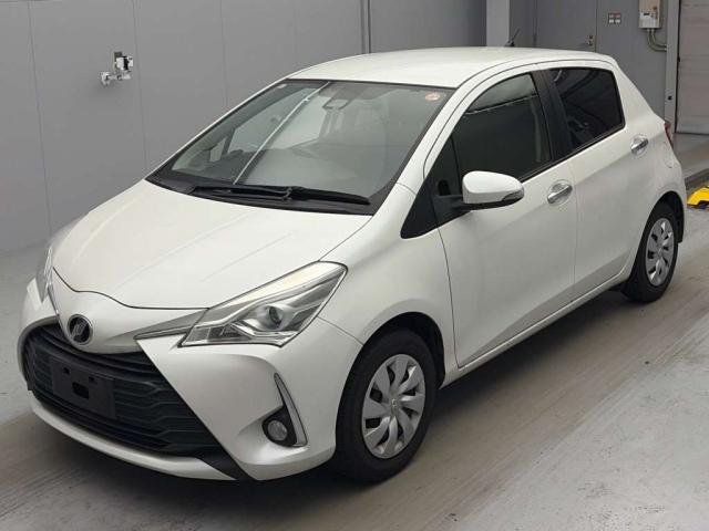 TOYOTA VITZ — фото