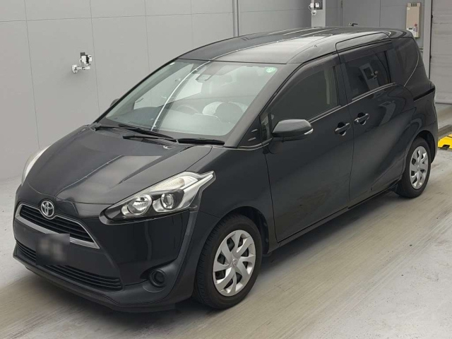 TOYOTA SIENTA — фото