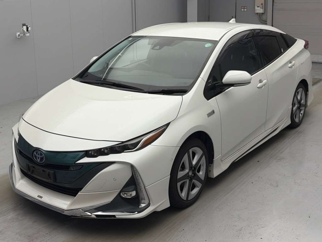 TOYOTA PRIUS — фото