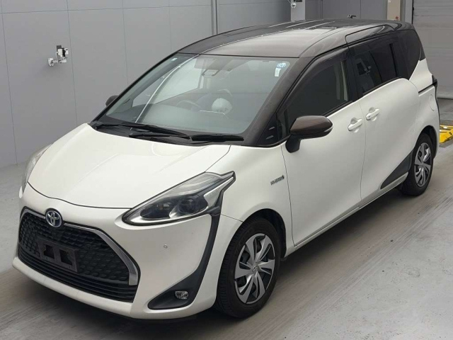 TOYOTA SIENTA — фото