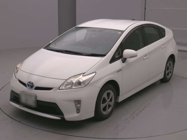 TOYOTA PRIUS — фото