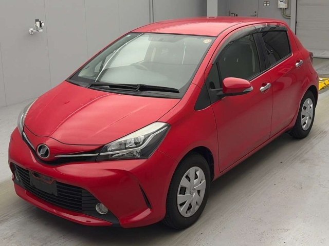 TOYOTA VITZ — фото