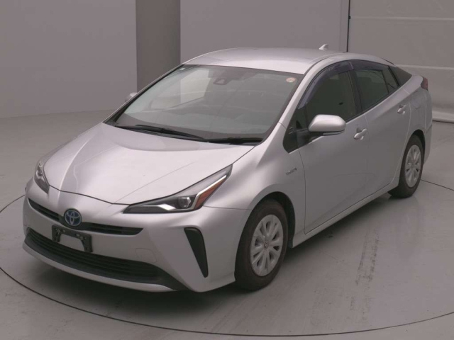 TOYOTA PRIUS — фото