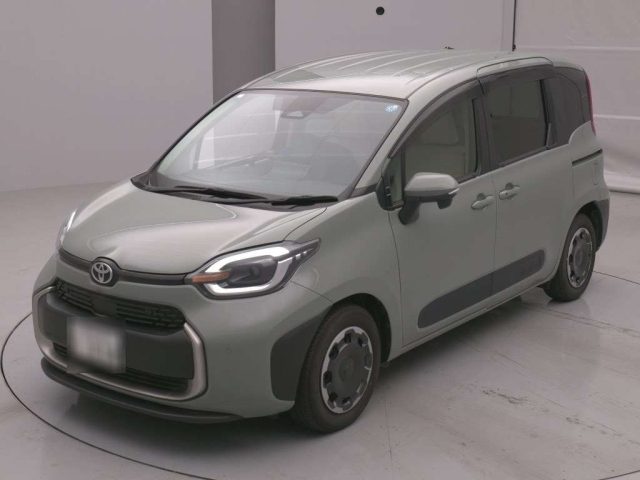 TOYOTA SIENTA — фото