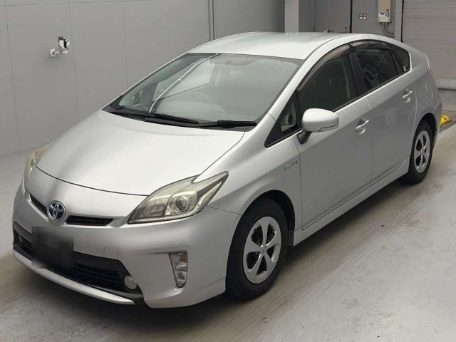 TOYOTA PRIUS — фото