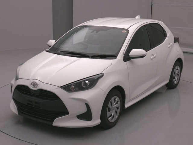 TOYOTA YARIS — фото