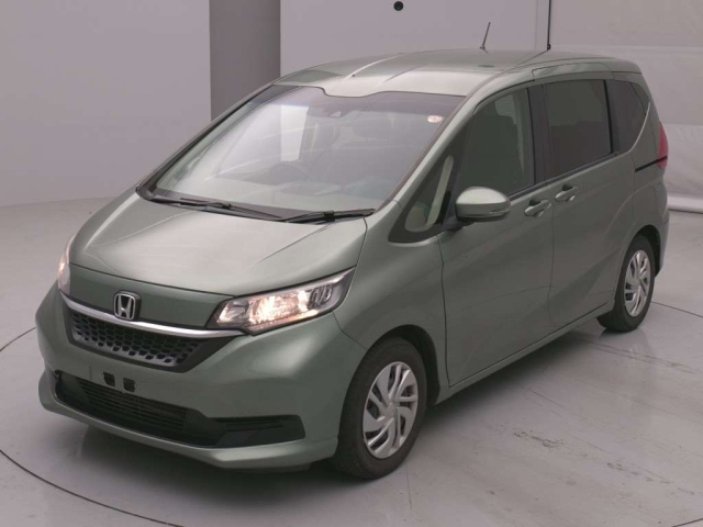 HONDA FREED — фото
