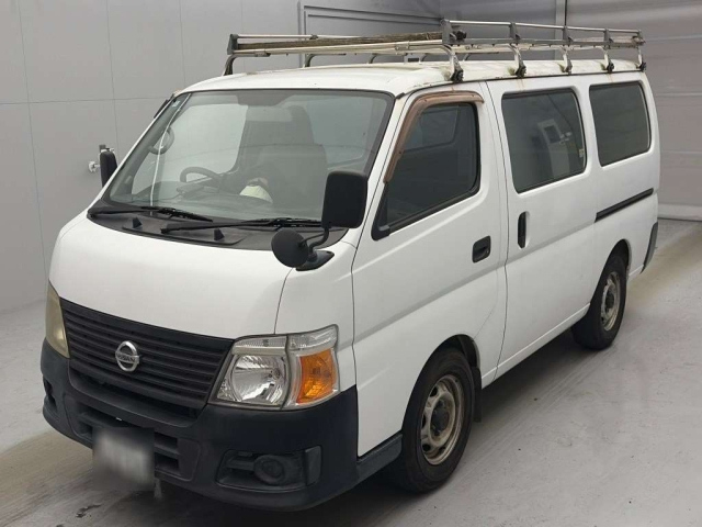 NISSAN CARAVAN — фото