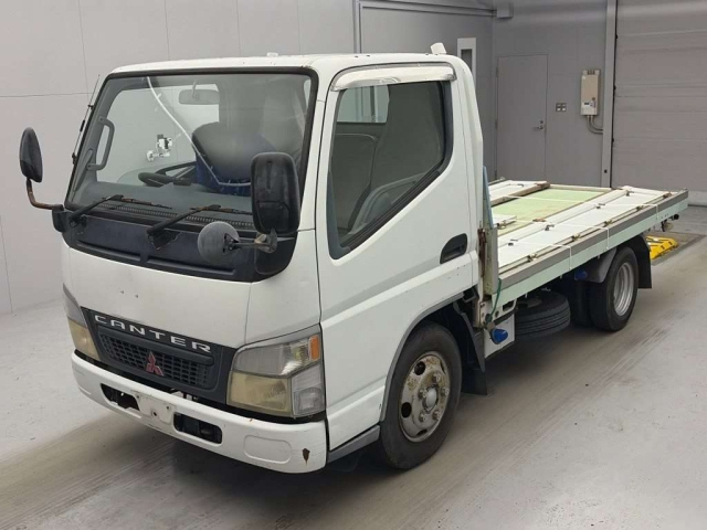 MITSUBISHI CANTER — фото