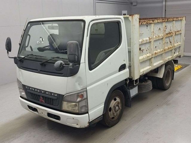 MITSUBISHI CANTER — фото