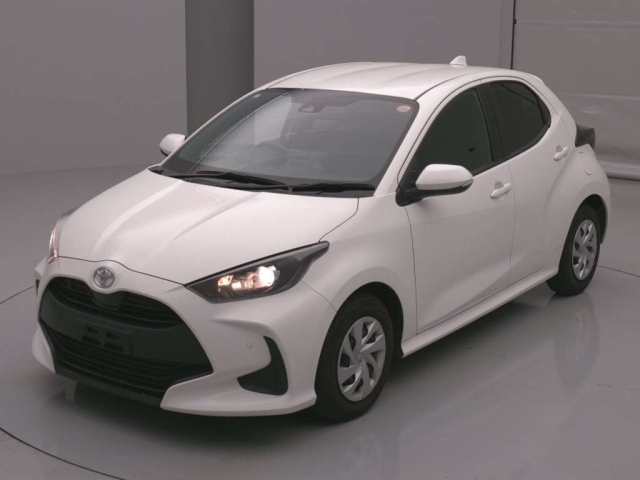 TOYOTA YARIS — фото