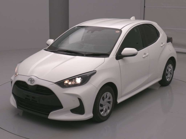 TOYOTA YARIS — фото