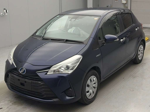 TOYOTA VITZ — фото
