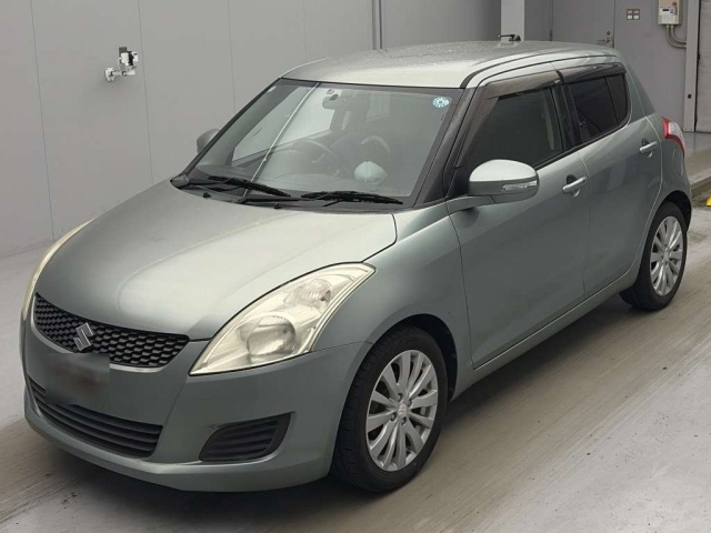 SUZUKI SWIFT — фото
