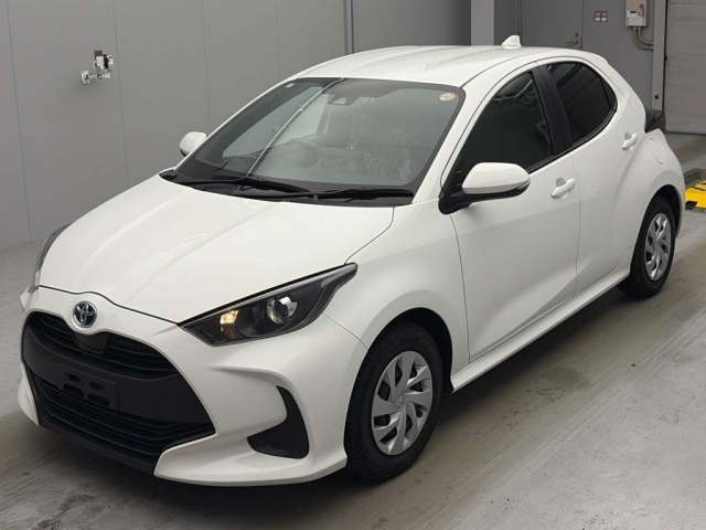 TOYOTA YARIS — фото
