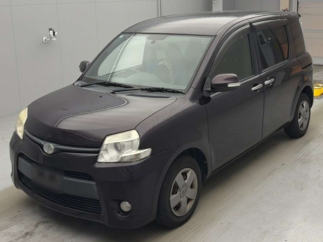 TOYOTA SIENTA — фото