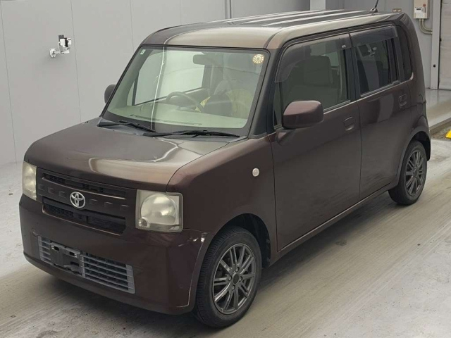 TOYOTA PIXIS SPACE