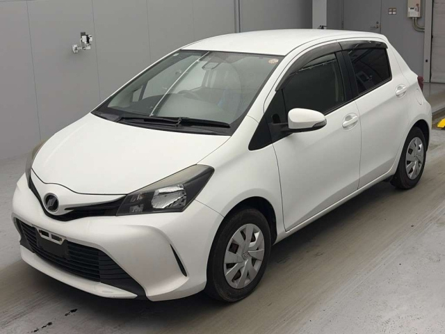 TOYOTA VITZ — фото