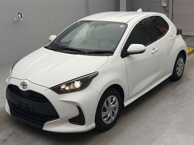 TOYOTA YARIS — фото