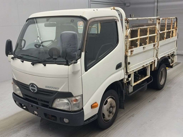 TOYOTA DYNA — фото