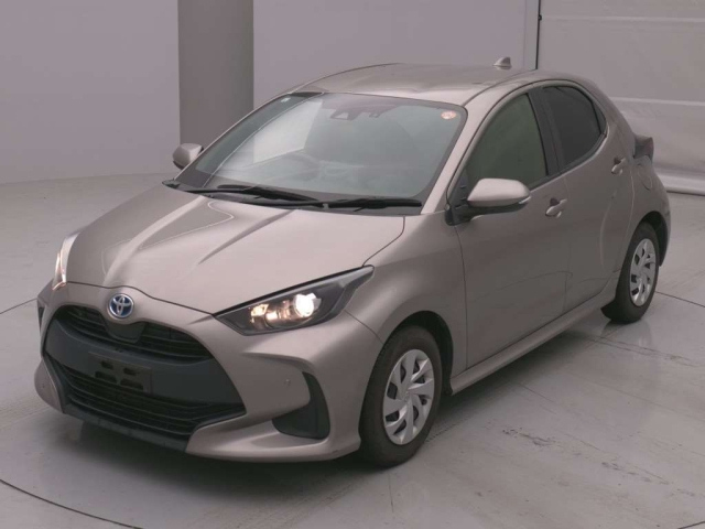 TOYOTA YARIS — фото