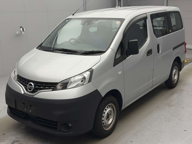 NISSAN NV200 — фото