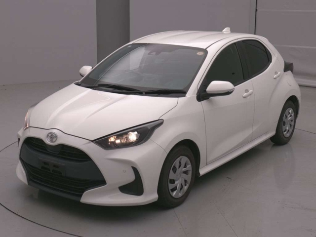 TOYOTA YARIS — фото