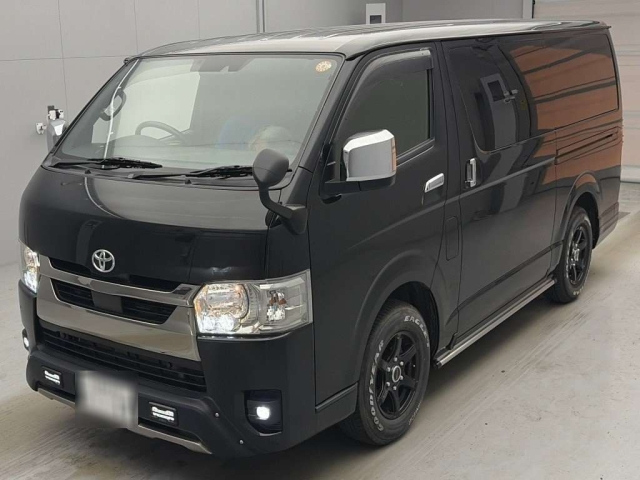 TOYOTA HIACE VAN