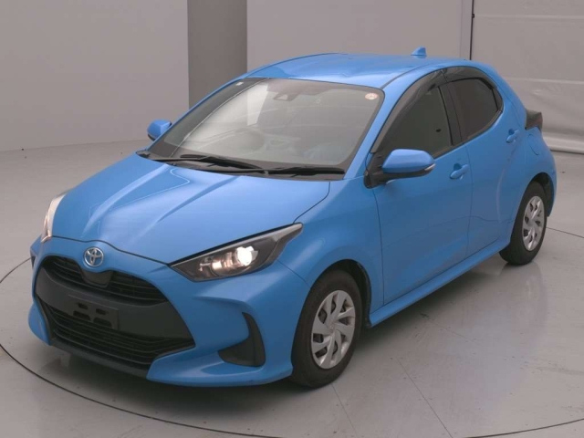 TOYOTA YARIS — фото