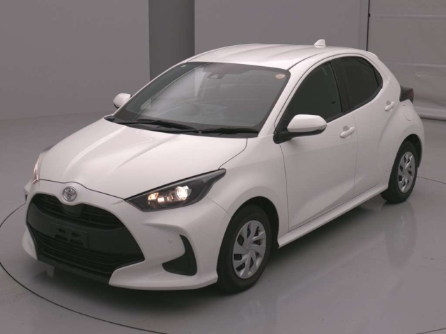 TOYOTA YARIS — фото
