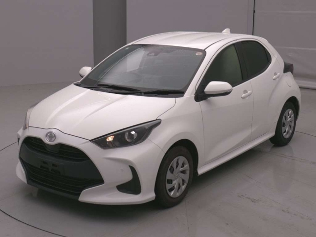 TOYOTA YARIS — фото