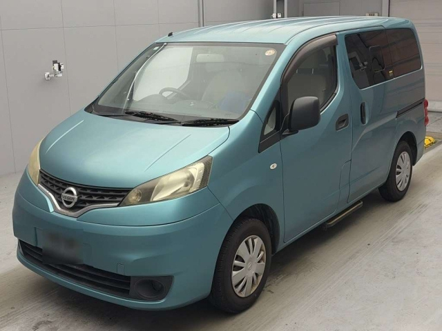 NISSAN NV200 — фото