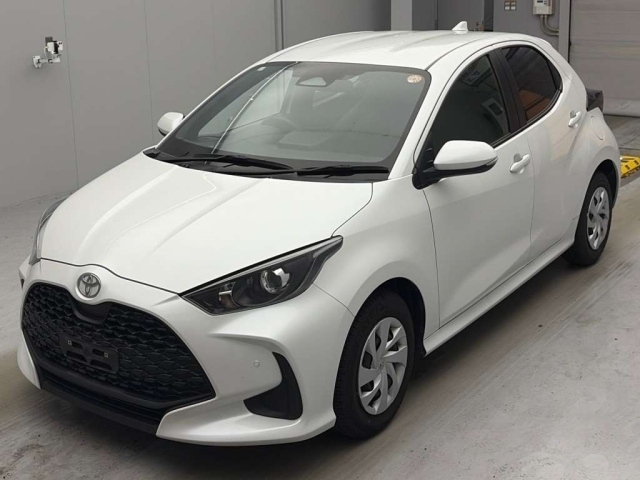 TOYOTA YARIS — фото