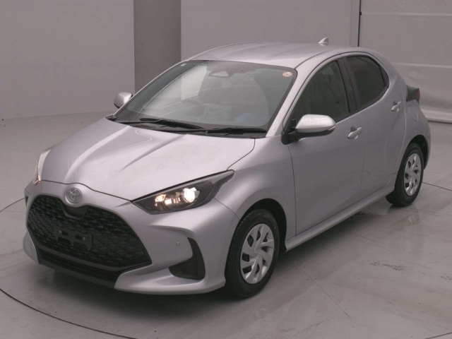 TOYOTA YARIS — фото
