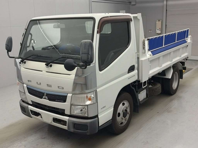 MITSUBISHI CANTER — фото