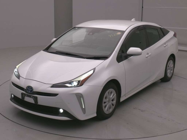 TOYOTA PRIUS — фото