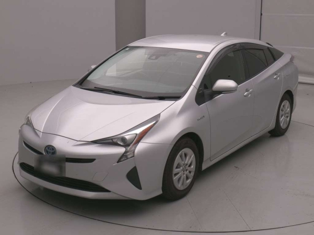 TOYOTA PRIUS — фото