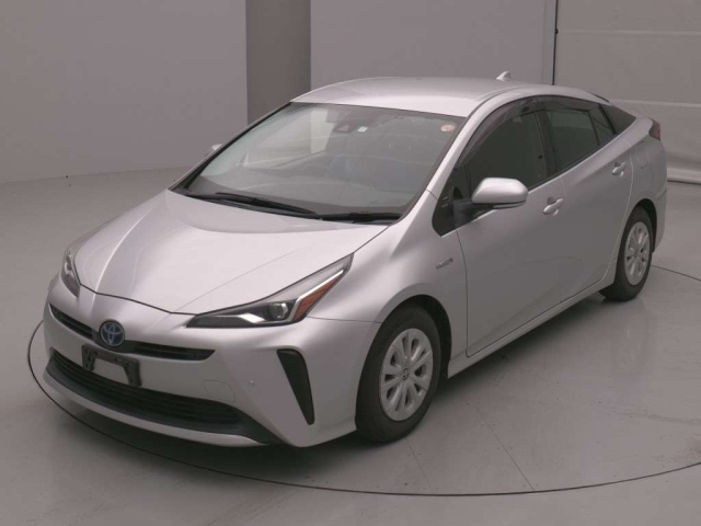 TOYOTA PRIUS — фото