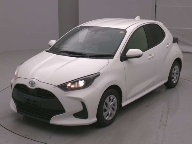 TOYOTA YARIS — фото