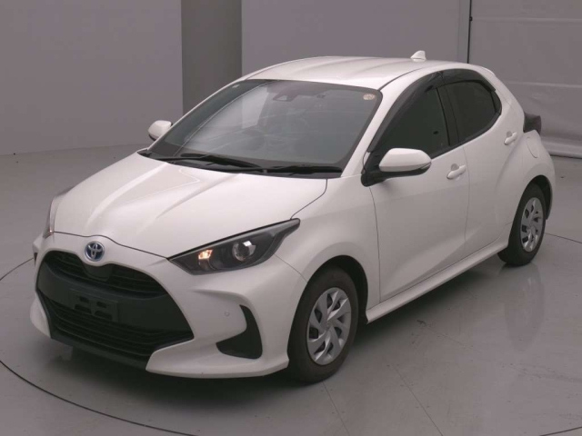TOYOTA YARIS — фото
