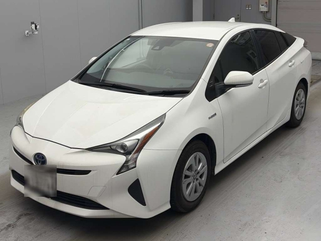 TOYOTA PRIUS — фото