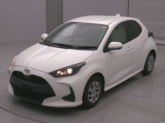 TOYOTA YARIS — фото