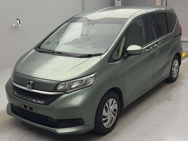 HONDA FREED — фото