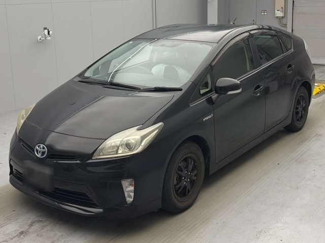 TOYOTA PRIUS — фото
