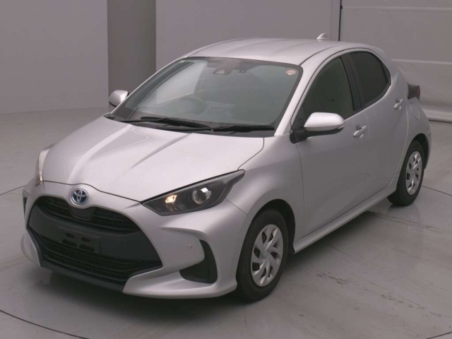 TOYOTA YARIS — фото