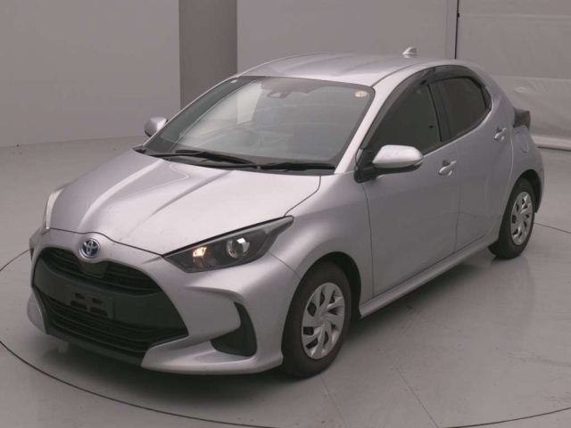 TOYOTA YARIS — фото