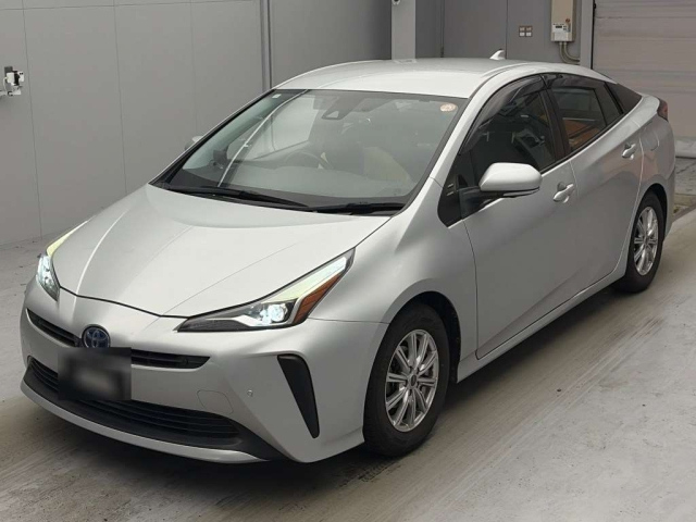 TOYOTA PRIUS — фото